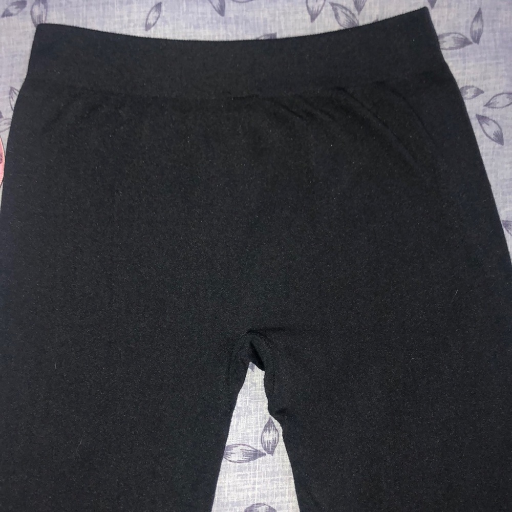 Lightweight thermal leggings